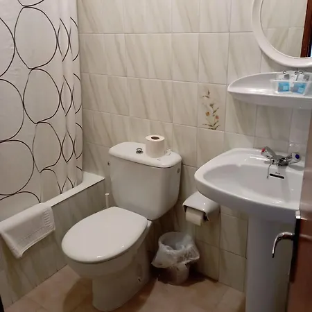 Casa de hóspedes Cozy Double With Private Bathroom