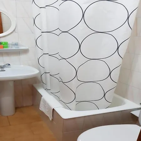 Cozy Double With Private Bathroom Casa de hóspedes Luarca