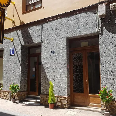 Casa de hóspedes Cozy Double With Private Bathroom *